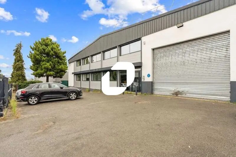 Office in Morangis for lease Building Photo- Image 1 of 33