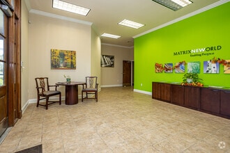 2798 O'Neal Ln, Baton Rouge, LA for lease Interior Photo- Image 2 of 19