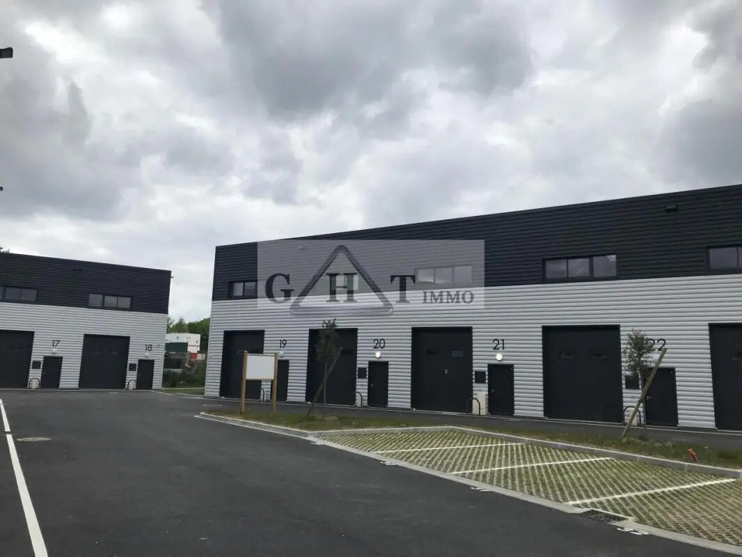 Industrial in Valenton for lease Building Photo- Image 1 of 2