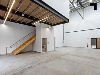 More details for 33-51 Ambrose Ave, Cheltenham - Industrial for Lease