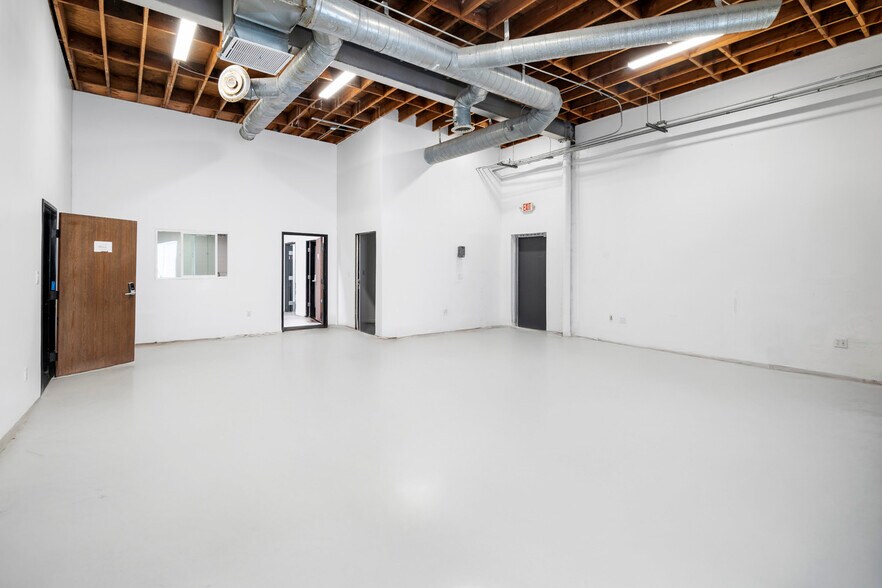 3236 Union Pacific Ave, Los Angeles, CA à louer - Photo du bâtiment - Image 3 de 24