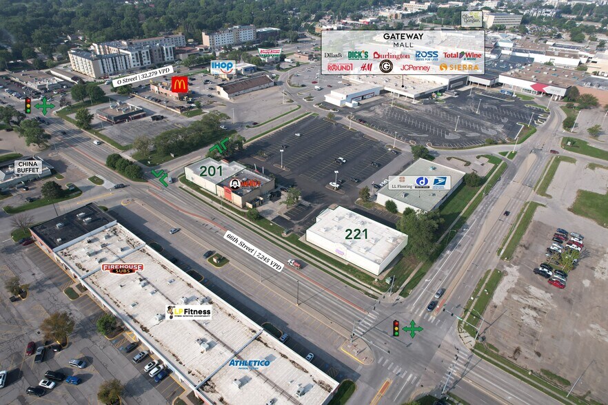Gateway Mall Restaurant Outparcels portefeuille de 2 propriétés à vendre sur LoopNet.ca - Photo du bâtiment - Image 2 de 5