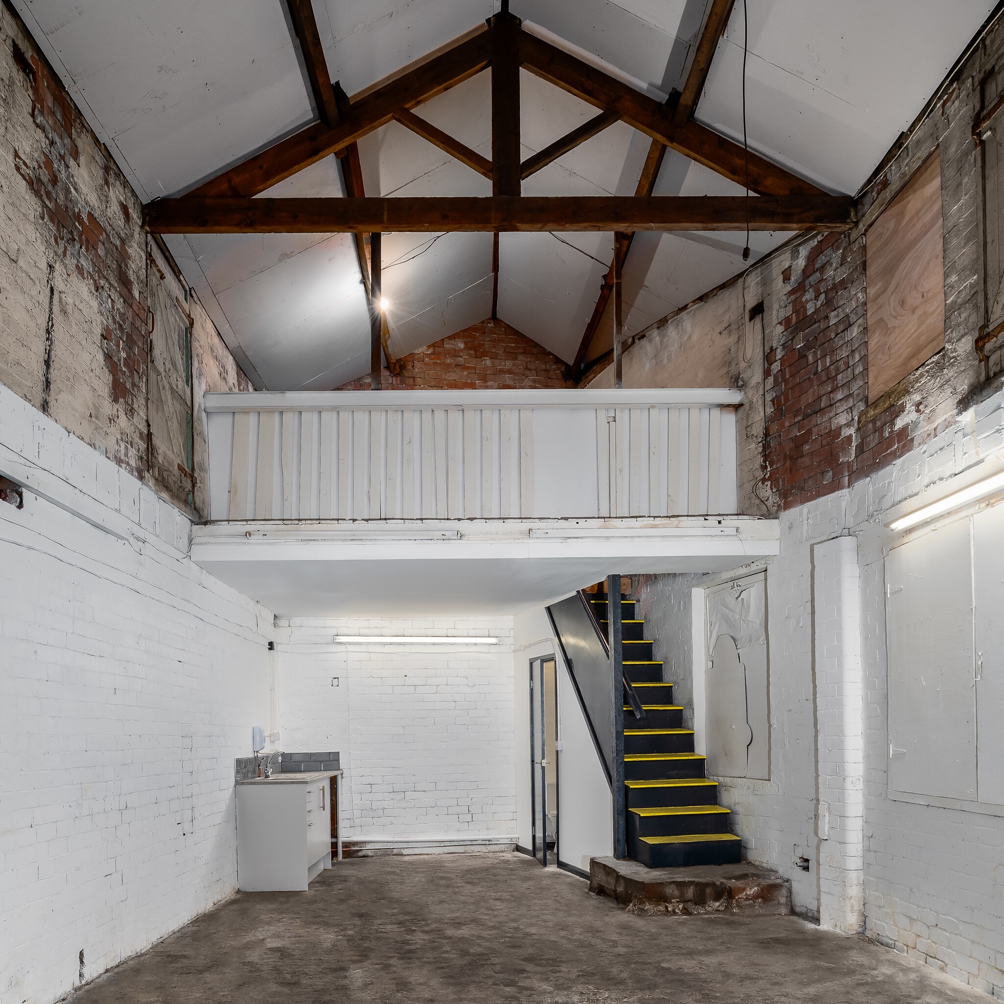 8C North Street, Castleford for lease Interior Photo- Image 1 of 4