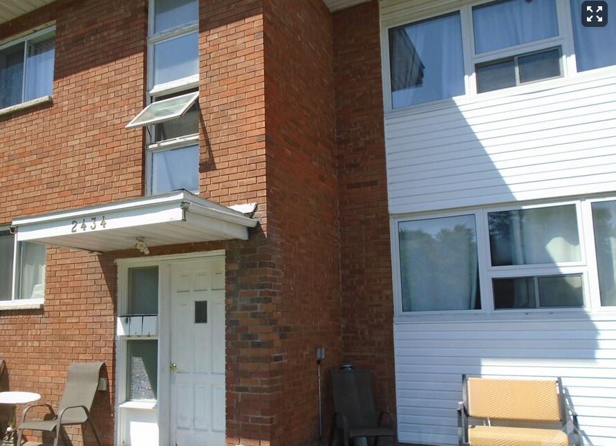 2434 Clover St, Ottawa, ON à vendre Photo principale- Image 1 de 1