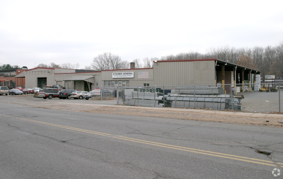 580 Tolland St, East Hartford, CT for lease - Building Photo - Image 2 of 5