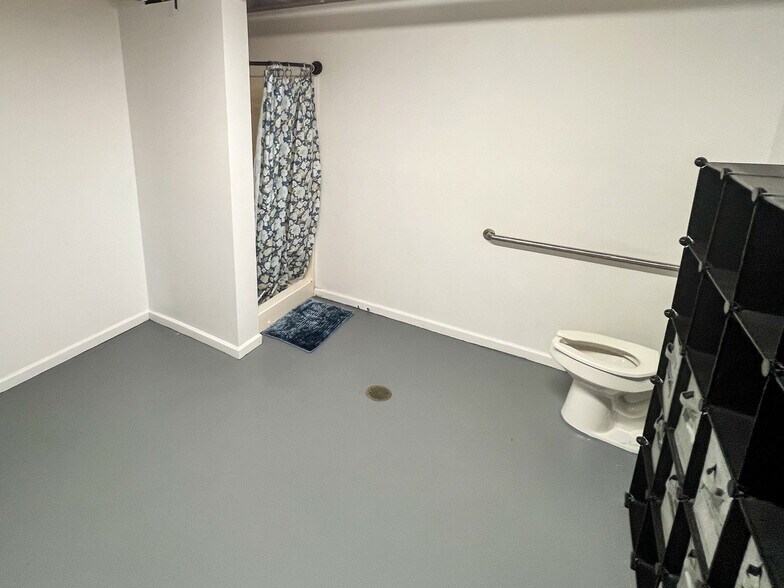 2308 Icenhour Ct, Lenoir, NC à louer - Photo du bâtiment - Image 3 de 15