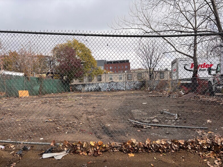 395 Van Sinderen Avenue, Brooklyn, NY à louer - Photo du bâtiment - Image 1 de 3