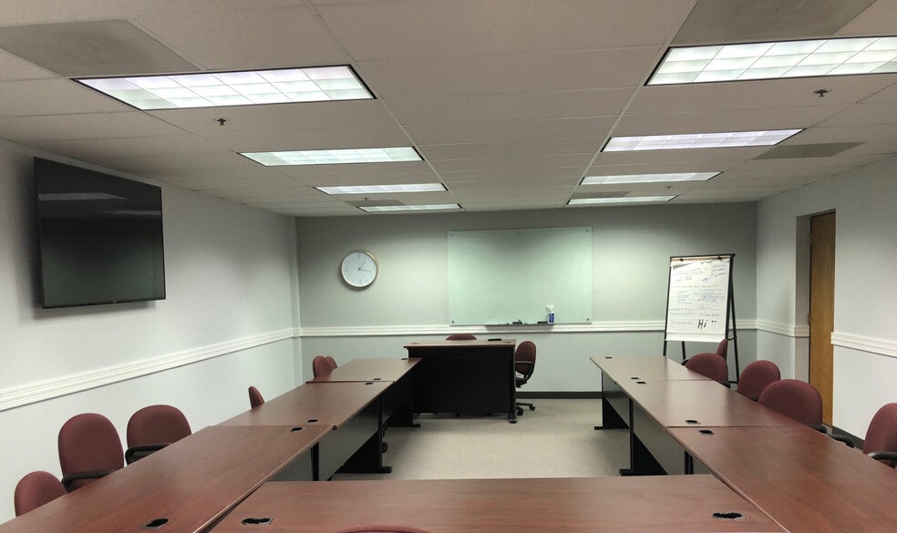 2075 Foxfield Rd, St Charles, IL for lease - Other - Image 2 of 5