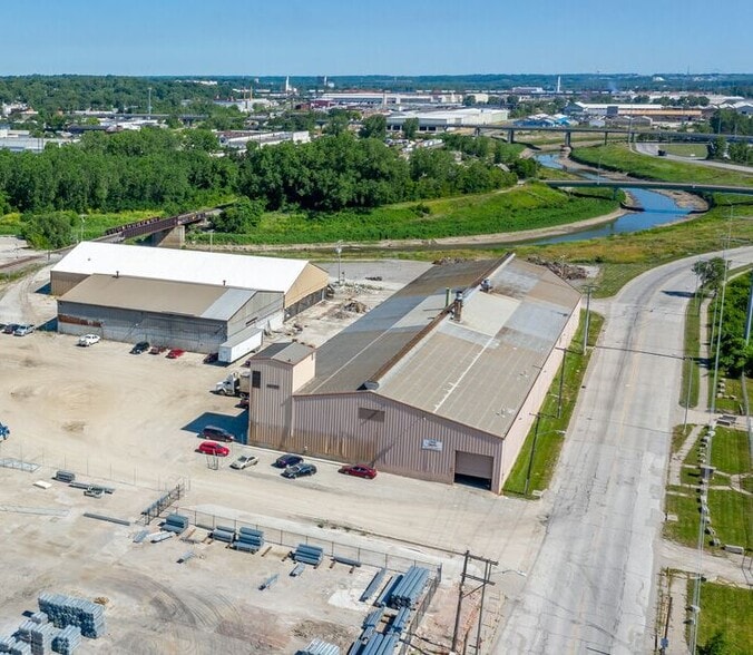 2100 Manchester Trwy, Kansas City, MO for sale - Aerial - Image 2 of 11