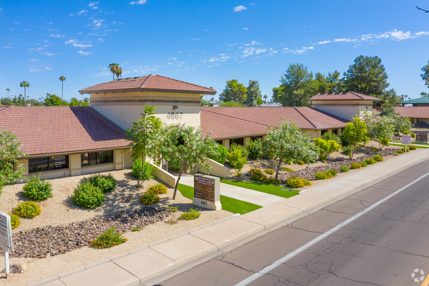 4667 S Lakeshore Dr, Tempe, AZ à vendre - Photo du bâtiment - Image 1 de 1