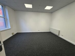 8 Cheapside, Wakefield for sale Interior Photo- Image 2 of 4