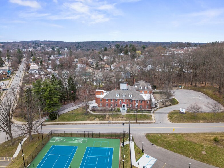 535 Williamson Rd, Meadville, PA à vendre - Photo du bâtiment - Image 2 de 45