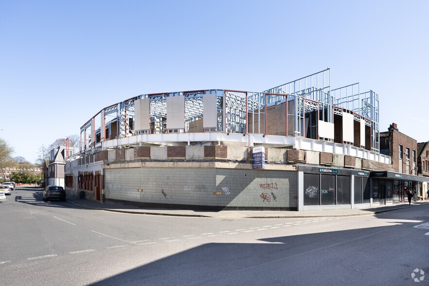 2-12 Avebury Ave, Tonbridge à vendre - Photo principale - Image 1 de 3