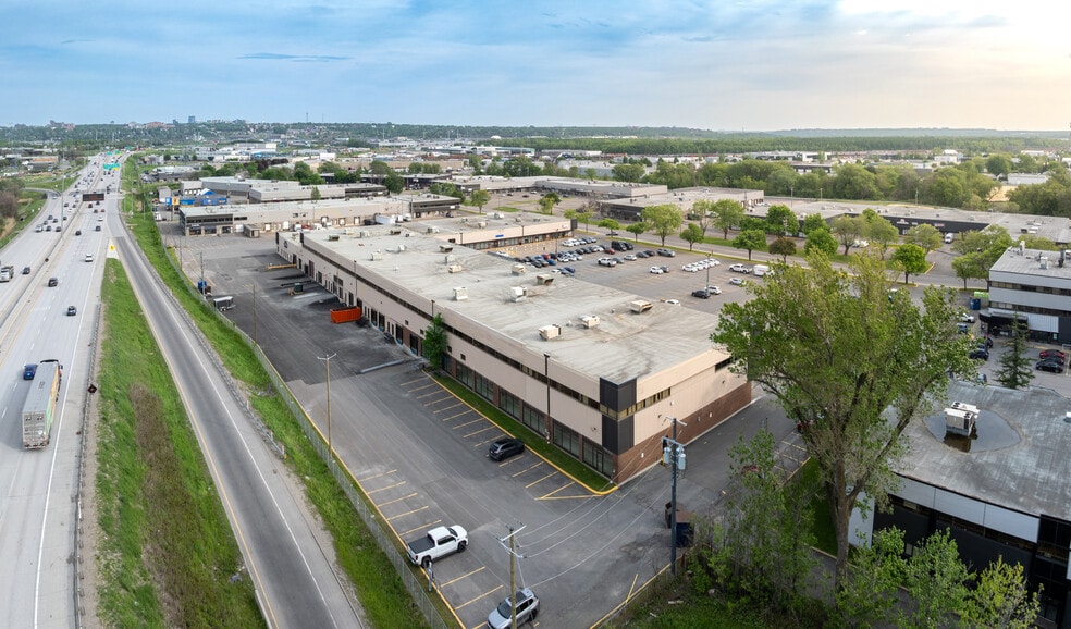 1400 Av St-Jean-Baptiste, Québec, QC à louer - Photo du bâtiment - Image 2 de 12