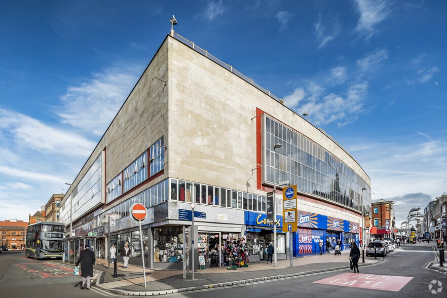 20-36 Church St, Blackpool for lease - Building Photo - Image 1 of 8