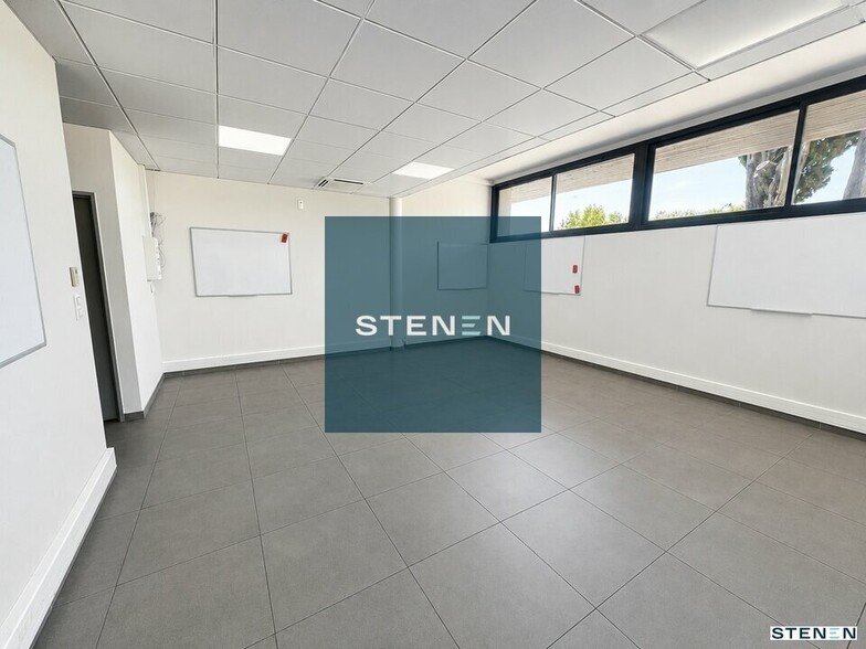 1 A Chemin De La Rollande, Avignon for lease - Interior Photo - Image 2 of 8