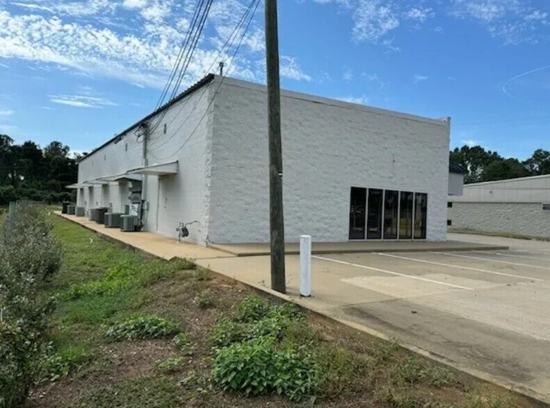 1909 W Dallas Ave, Selma, AL à louer - Photo du bâtiment - Image 2 de 5
