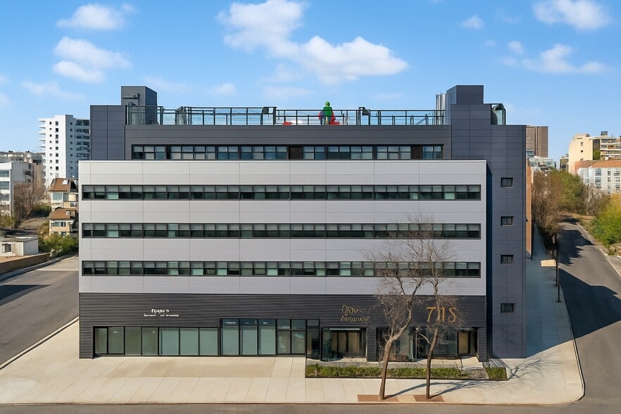 360 Neptune Ave, Brooklyn, NY à louer - Photo du bâtiment - Image 1 de 32