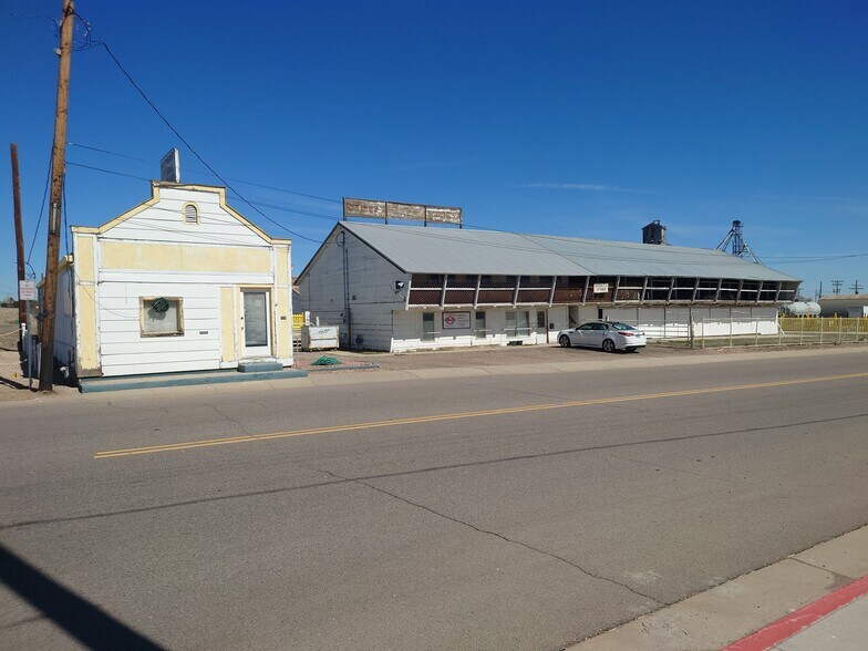 105 E Woodward Ave, Keenesburg, CO à vendre - Photo du bâtiment - Image 2 de 31