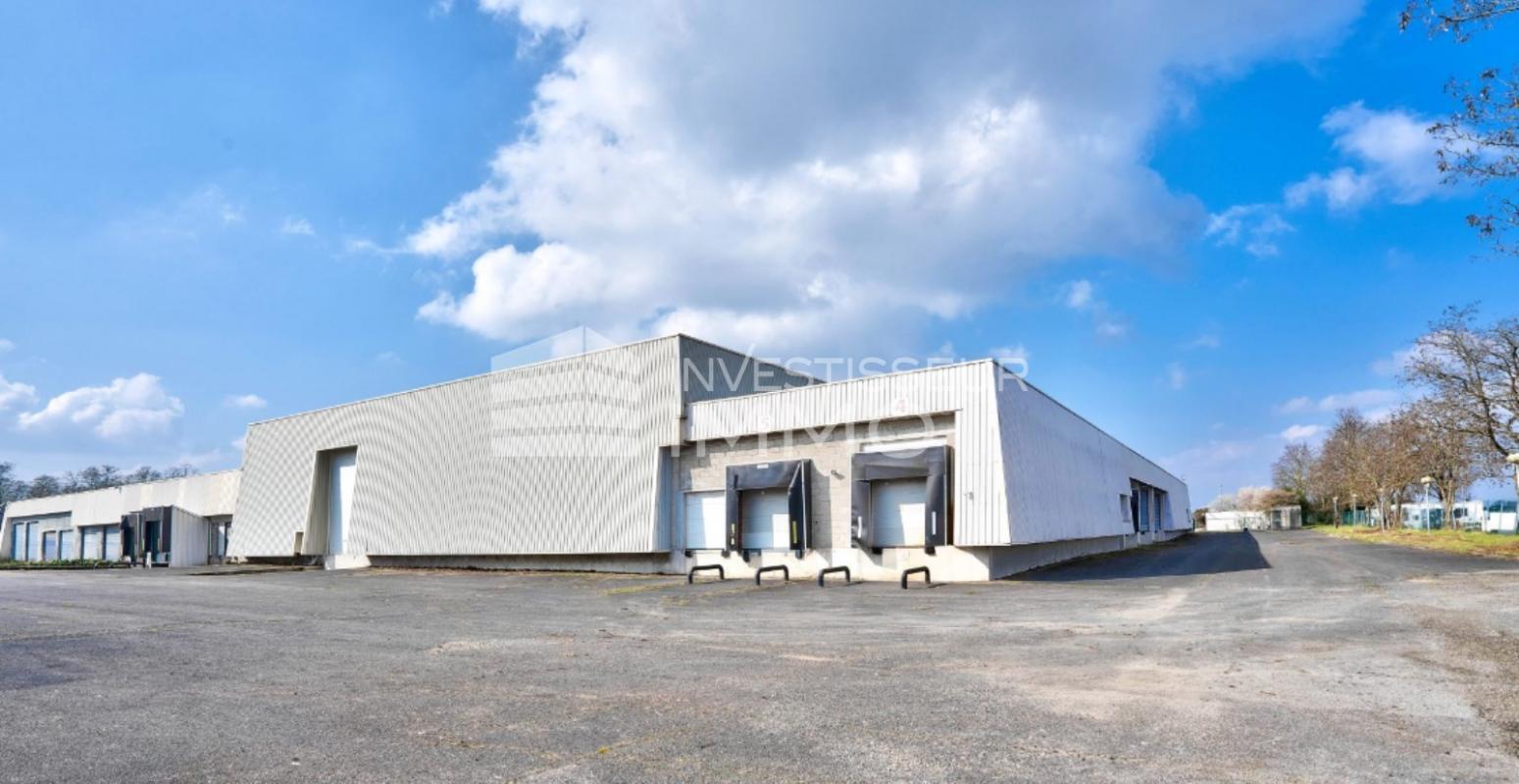 Industrial in Croissy Beaubourg for lease Building Photo- Image 1 of 13