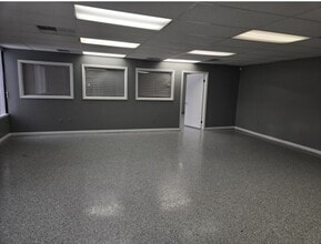 44396 Reynolds Dr, Clinton Township, MI à vendre Photo intérieure- Image 2 de 4