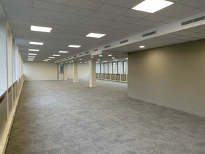 Office in Créteil for lease Interior Photo- Image 2 of 3