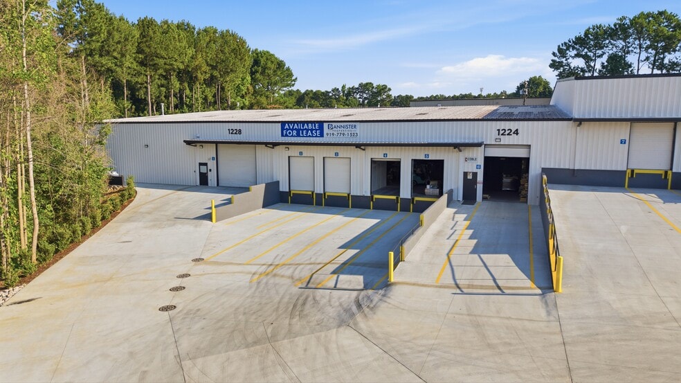 1216-1228 United Dr, Raleigh, NC for lease - Building Photo - Image 1 of 4