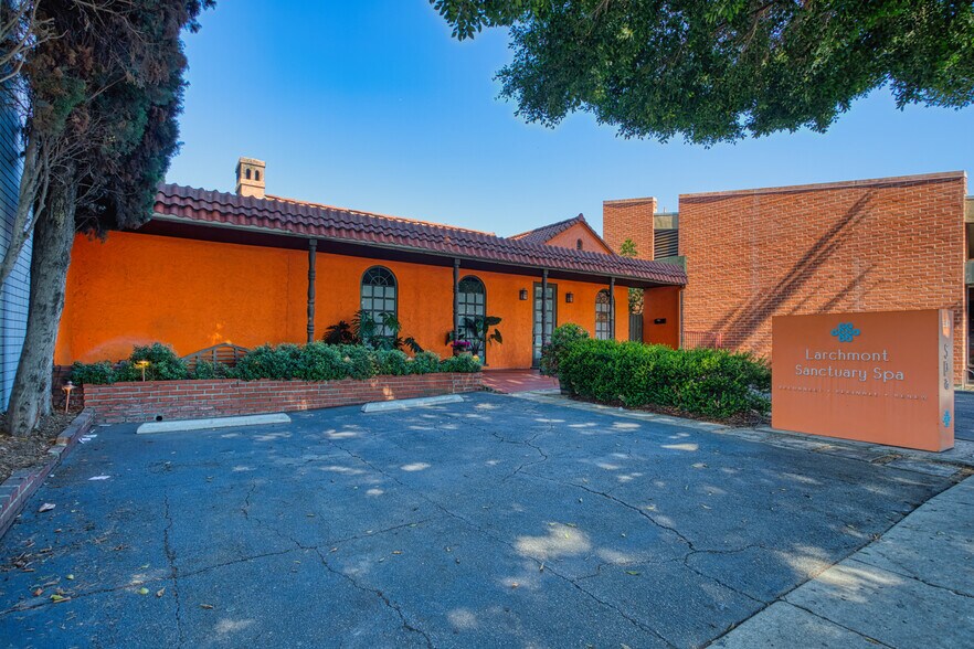 331 N Larchmont Blvd, Los Angeles, CA à vendre - Photo du bâtiment - Image 2 de 13