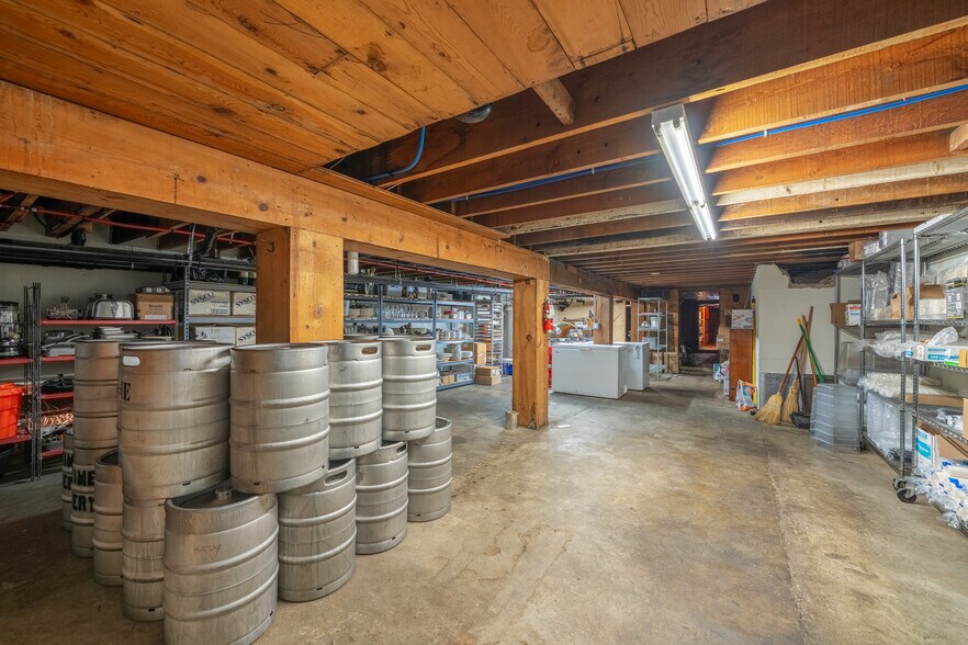 1307 Main St, Oroville, WA à vendre - Photo du bâtiment - Image 3 de 45