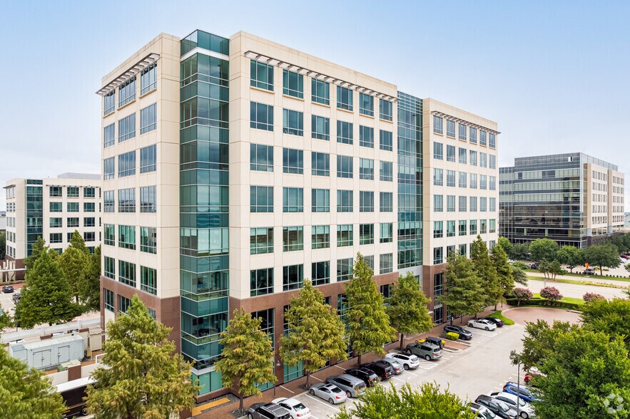 6900 N Dallas Pky, Plano, TX à louer - Photo du bâtiment - Image 2 de 18