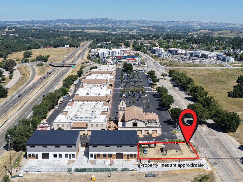 2400 El Camino Real, Atascadero, CA à vendre - Photo du bâtiment - Image 1 de 16