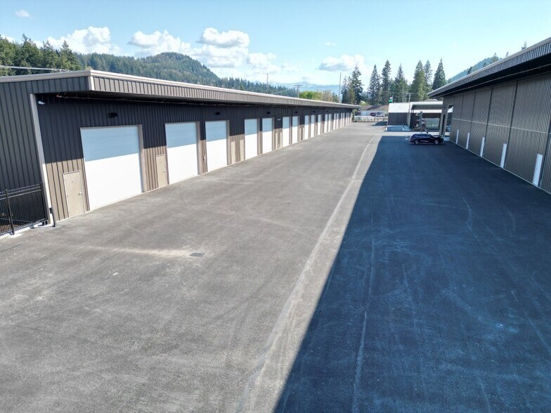2024 Farman St N, Enumclaw, WA à louer - Photo du bâtiment - Image 3 de 8