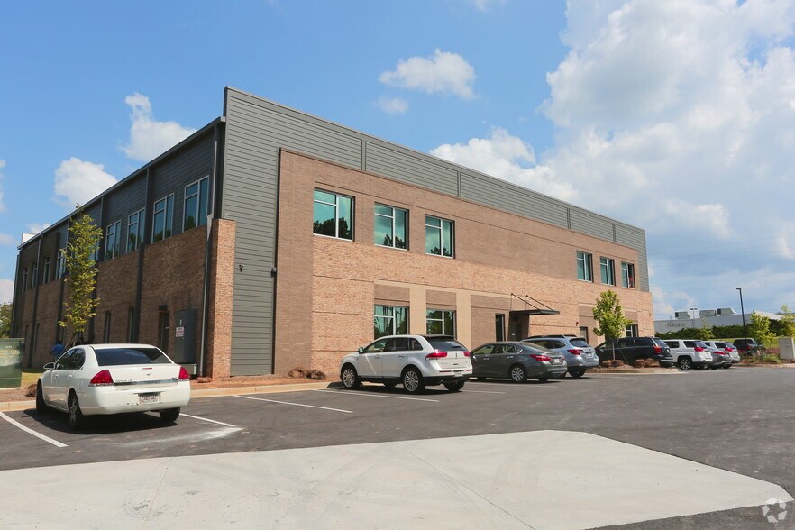 3970 Dep Bill Cantrell Memorial Rd, Cumming, GA à louer - Photo du bâtiment - Image 3 de 7