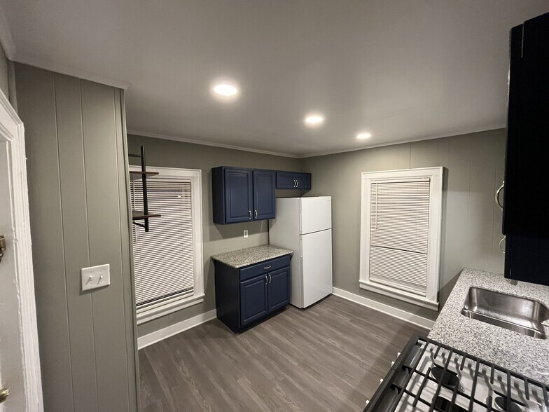 567 Bird Ave, Buffalo, NY à vendre - Photo du bâtiment - Image 2 de 13