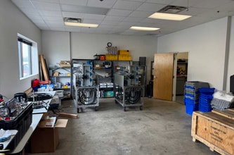 7042-7068 Fairfield Business Dr, Fairfield, OH for lease Interior Photo- Image 2 of 9