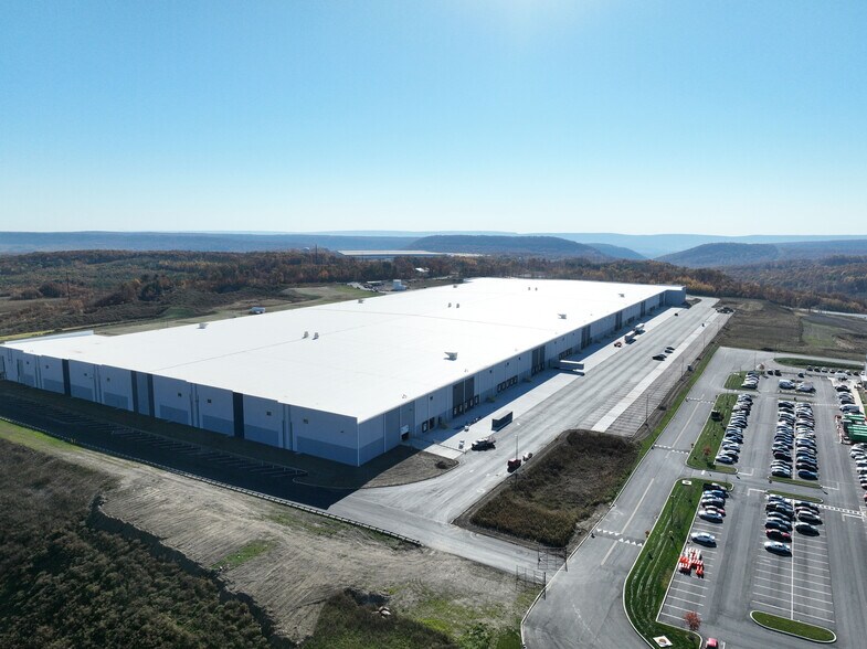 I-78/I-81 Industrial Corridor, Donaldson, PA à louer - Photo du bâtiment - Image 2 de 4