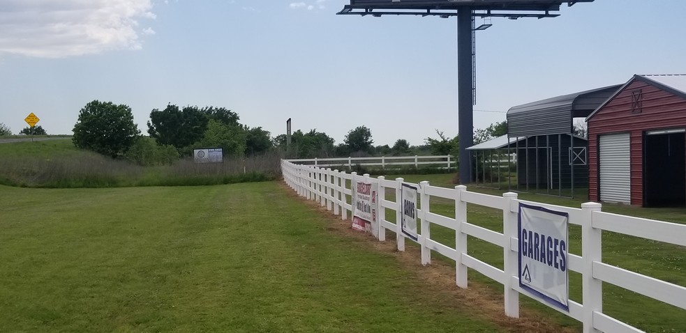 US Highway 82, Whitesboro, TX à vendre - Photo du bâtiment - Image 2 de 4