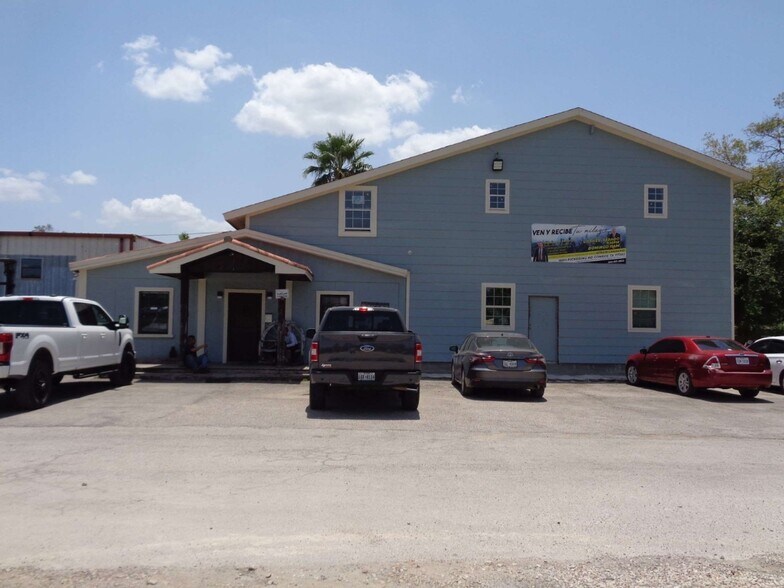 16911 Pickering Rd, Conroe, TX à vendre - Photo du bâtiment - Image 2 de 24