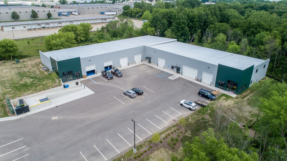 5120 E Paris Ave SE, Kentwood, MI for lease - Building Photo - Image 1 of 7