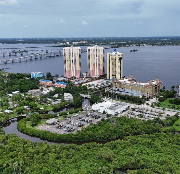 2824 Palm Beach Blvd, Fort Myers, FL for sale - Aerial - Image 3 of 6