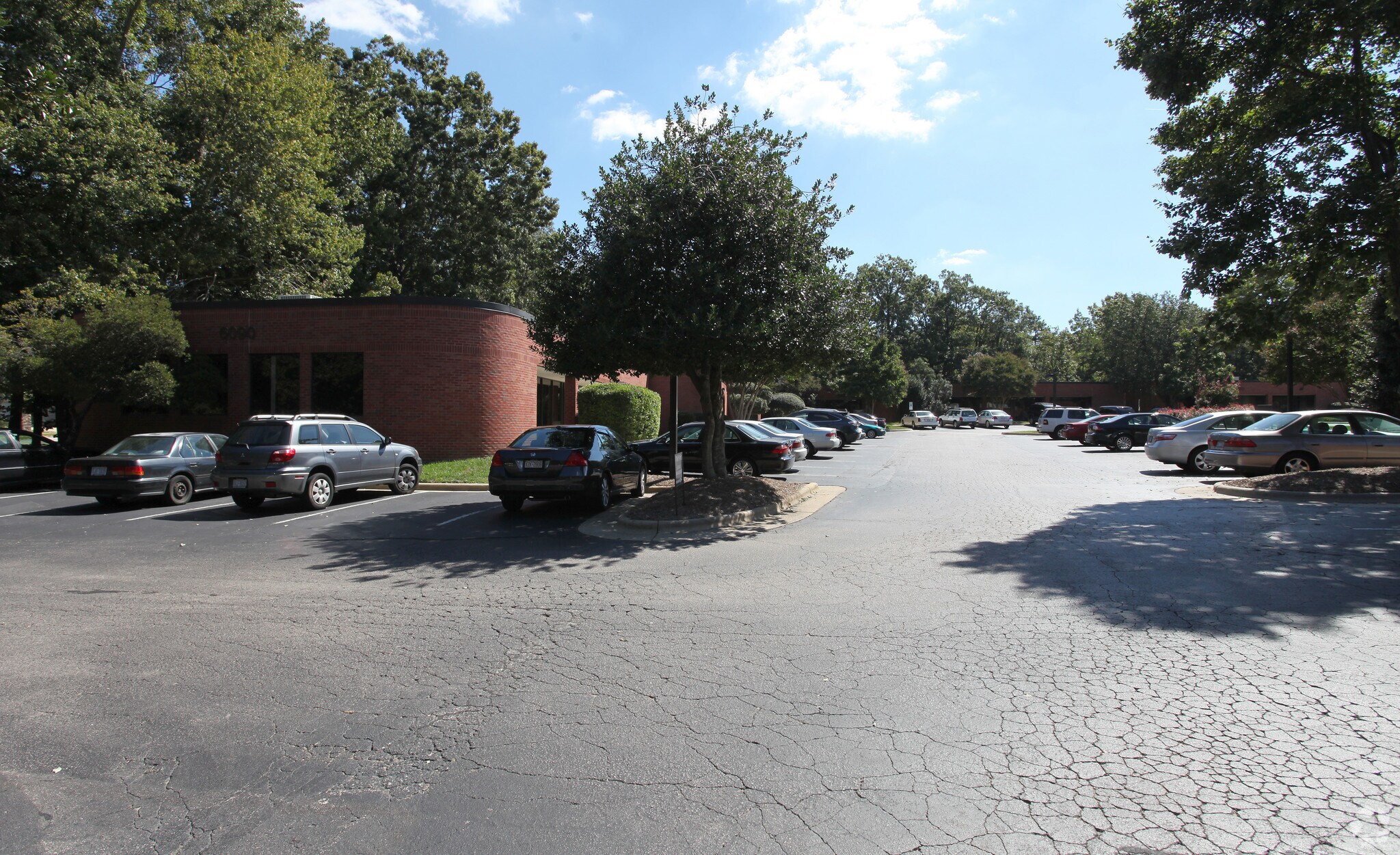 6040-6090 Six Forks Rd, Raleigh, NC à vendre Photo principale- Image 1 de 5