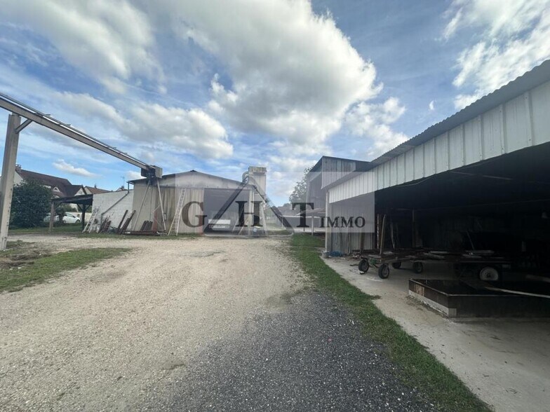 Industrial in Draveil for sale - Building Photo - Image 1 of 8