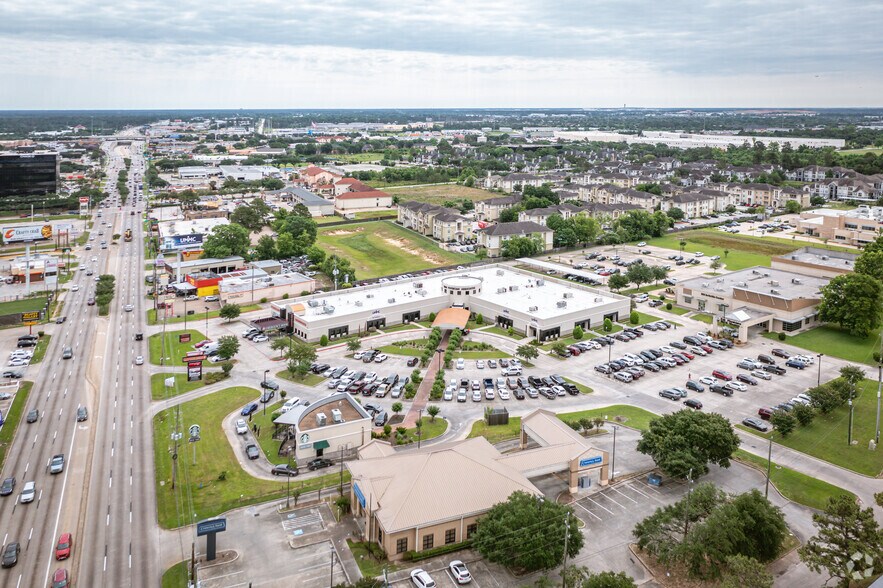 837 Cypress Creek Pkwy, Houston, TX for lease - Aerial - Image 2 of 2