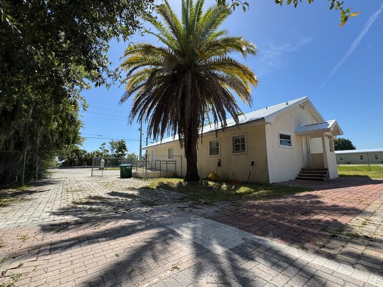 2362 S Nova Rd, Daytona Beach, FL for lease - Building Photo - Image 3 of 11