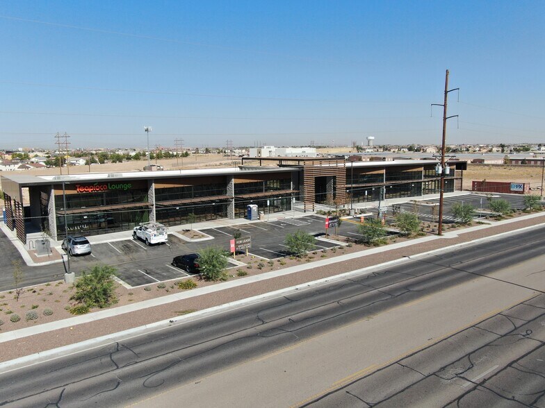 2601 N Zaragoza Rd, El Paso, TX à louer - Photo principale - Image 2 de 57