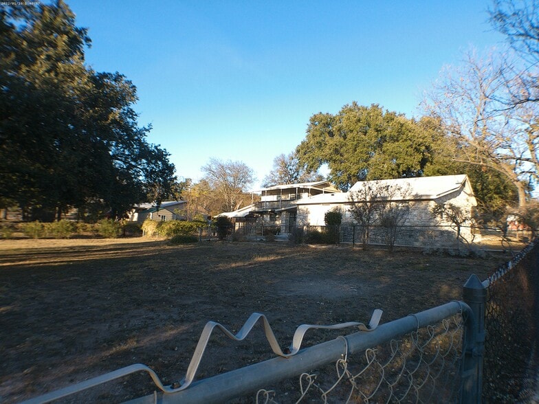 503 E Avenue G, Lampasas, TX for sale - Building Photo - Image 3 of 11