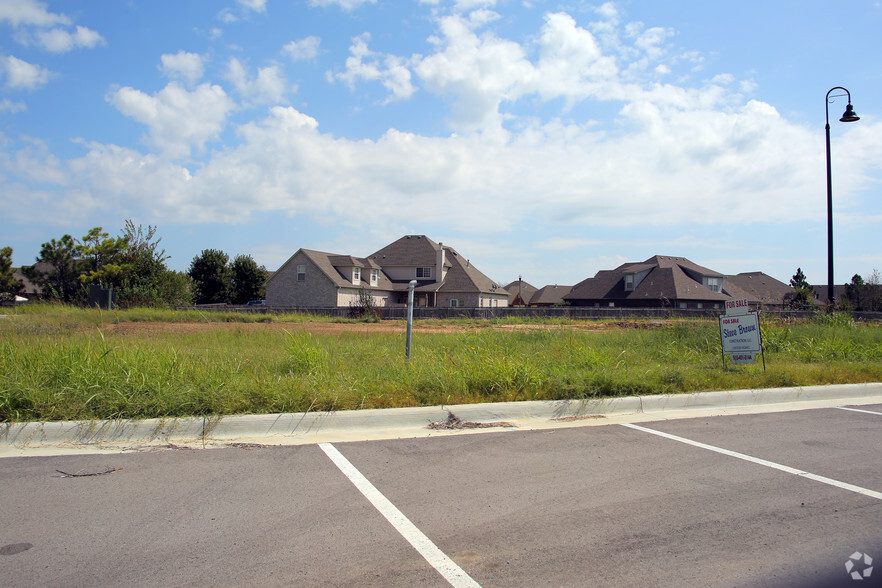 2301 N 9th St, Broken Arrow, OK for sale - Primary Photo - Image 1 of 1