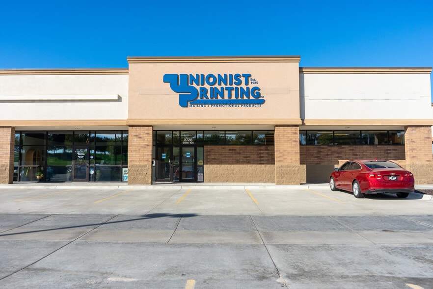 2728 N 108th St, Omaha, NE for lease - Building Photo - Image 1 of 1
