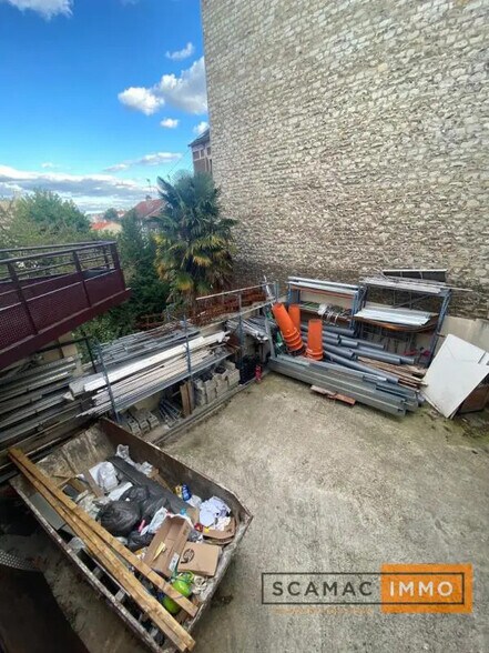 Local d'activités dans Vitry-sur-Seine à vendre - Photo du bâtiment - Image 1 de 3