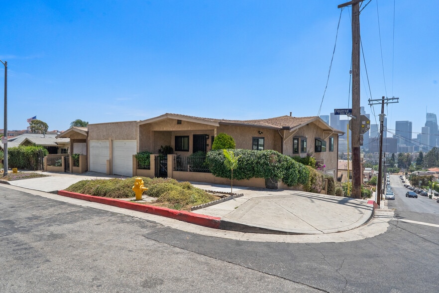 1026 Figueroa Ter, Los Angeles, CA for sale - Building Photo - Image 2 of 23